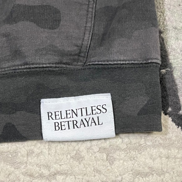 Relentless Betrayal Hoodie Men Medium Black Camo Lone Wolf Skull Graphic Biker - Picture 10 of 13